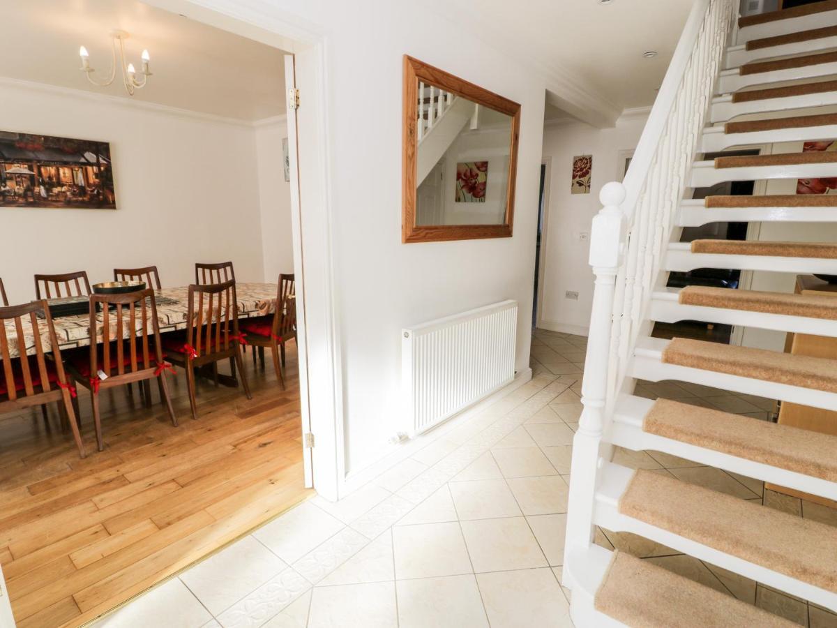 The Meadows Villa Pentraeth Exterior photo