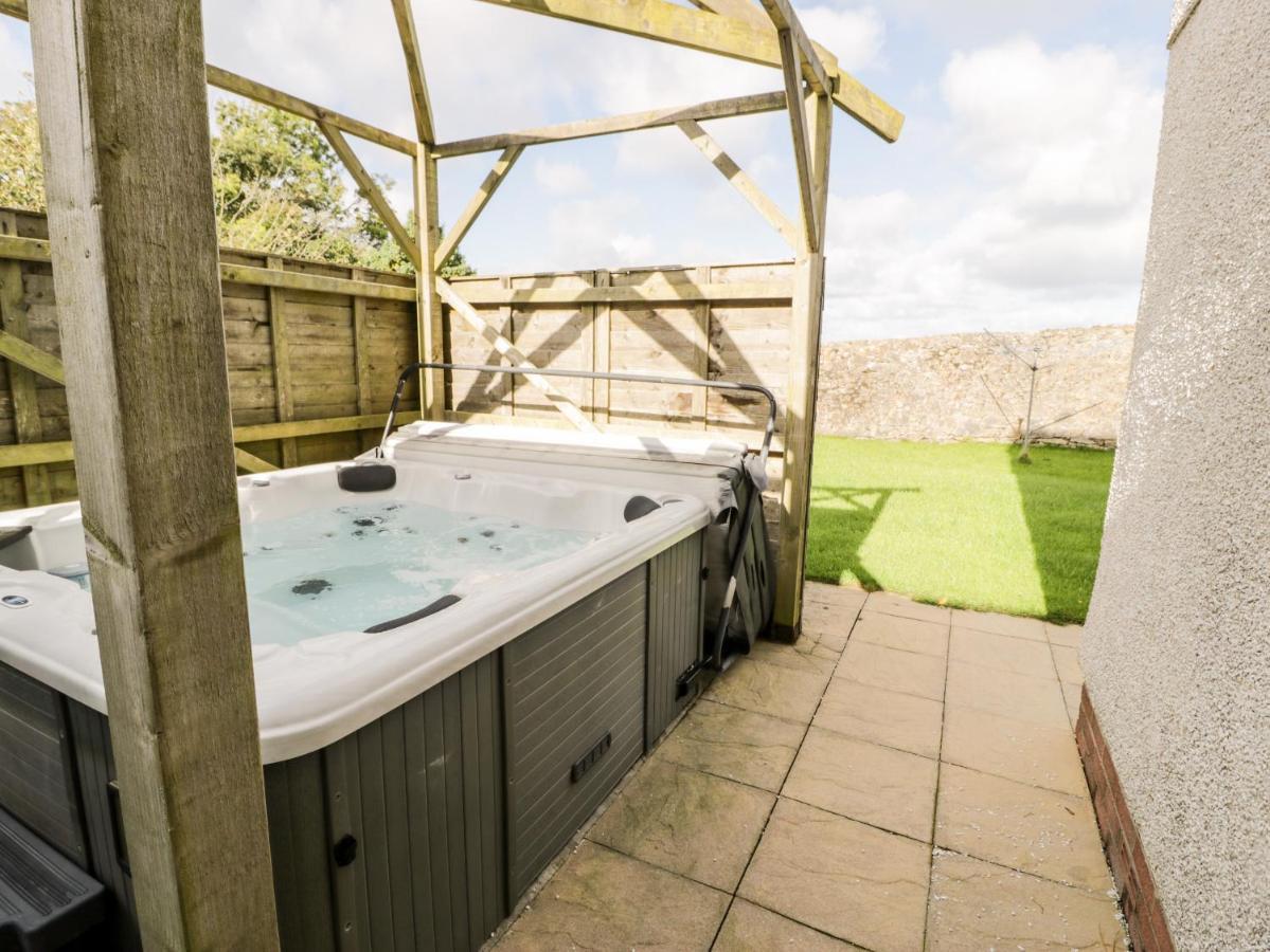 The Meadows Villa Pentraeth Exterior photo