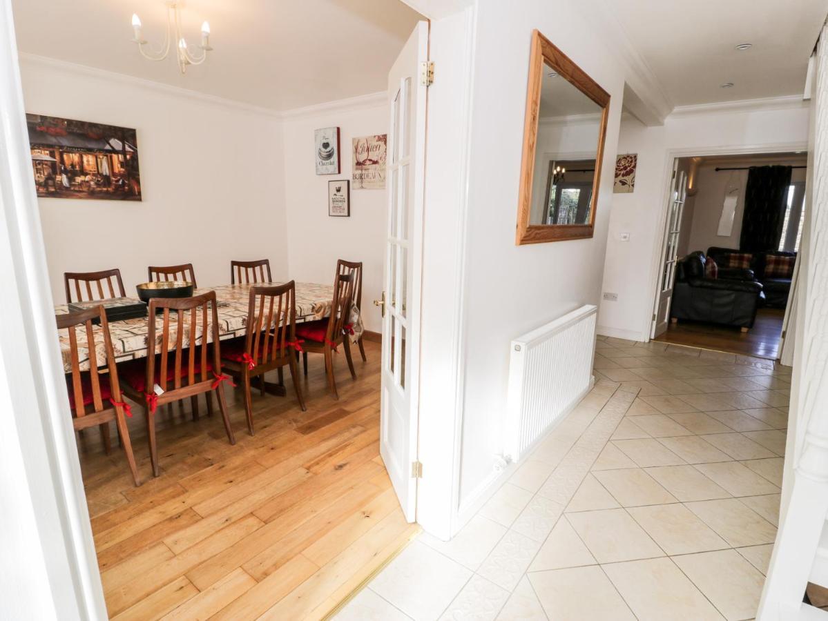The Meadows Villa Pentraeth Exterior photo