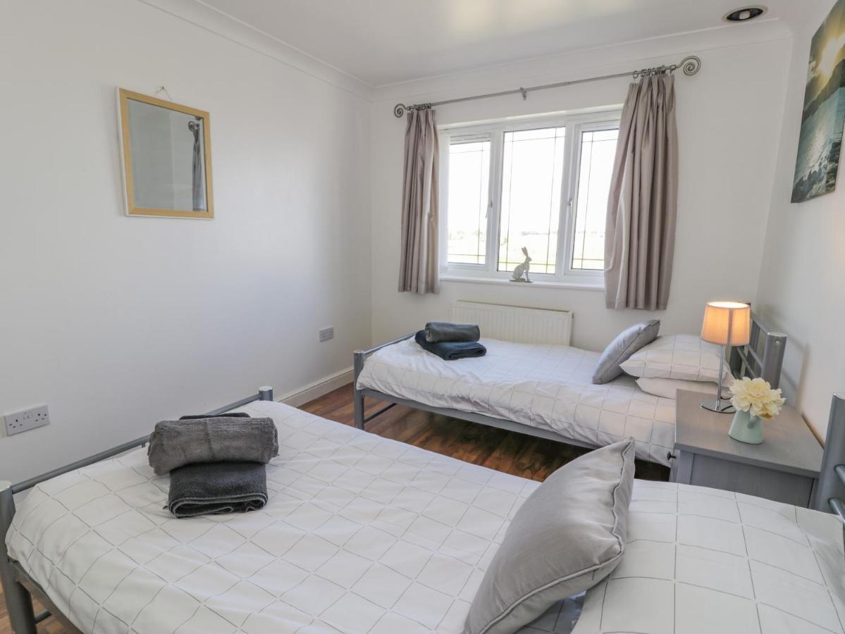 The Meadows Villa Pentraeth Exterior photo